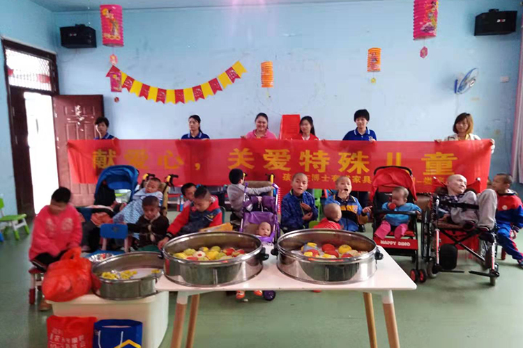 爱在行动，把爱送进儿童福利院——博士有成公益之行娄底站